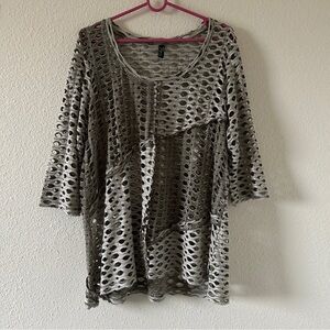 Fashque Studio Artsy Patch Cutout Bohemian Top Women’s Medium Olive green Hippie